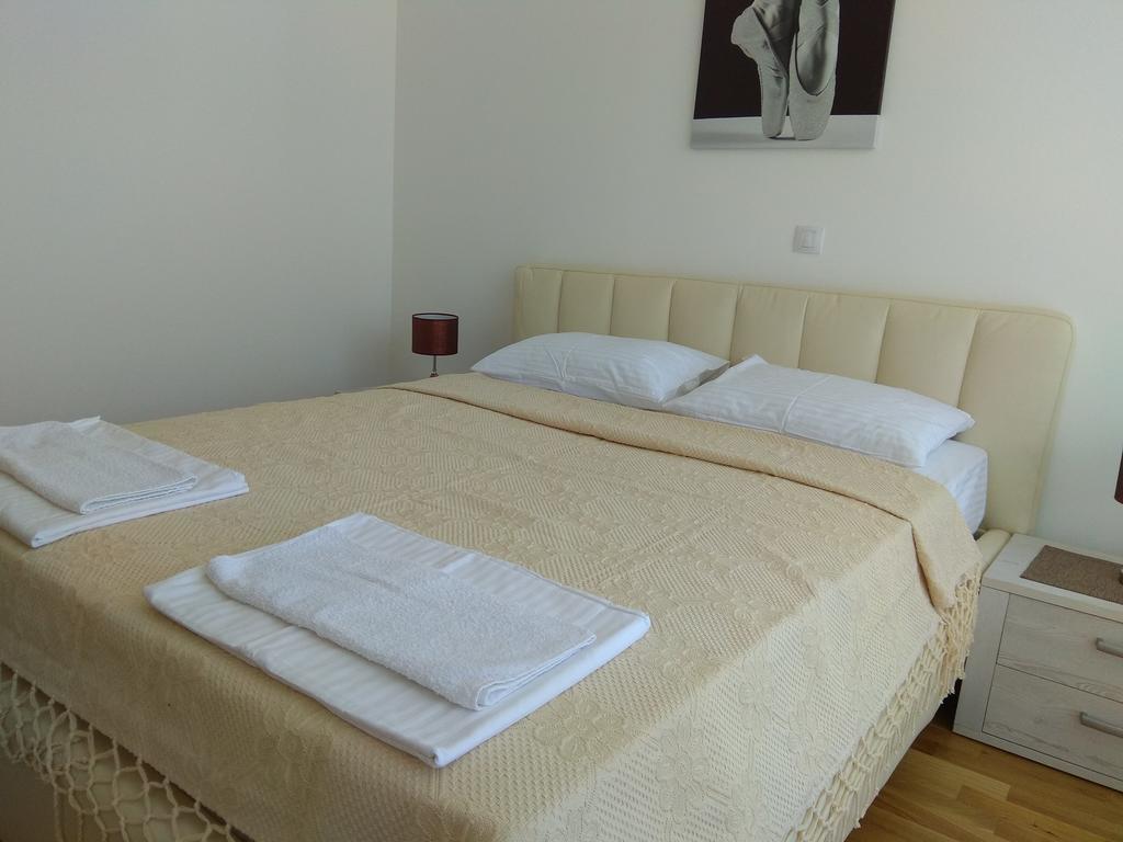 Apartments Lora Bokeljske Brigade Будва Экстерьер фото